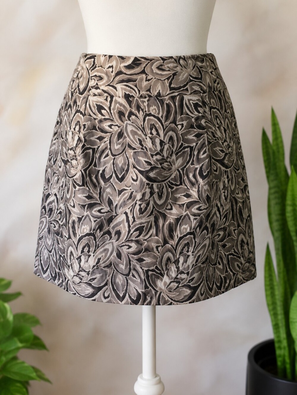 ANN TAYLOR:: Loft Classy Tapestry Skirt